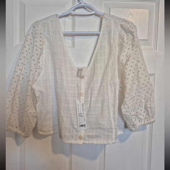 Newww!!! Esprit Cropped Wide-Sleeve Blouse Size XL - Picture 2 of 6